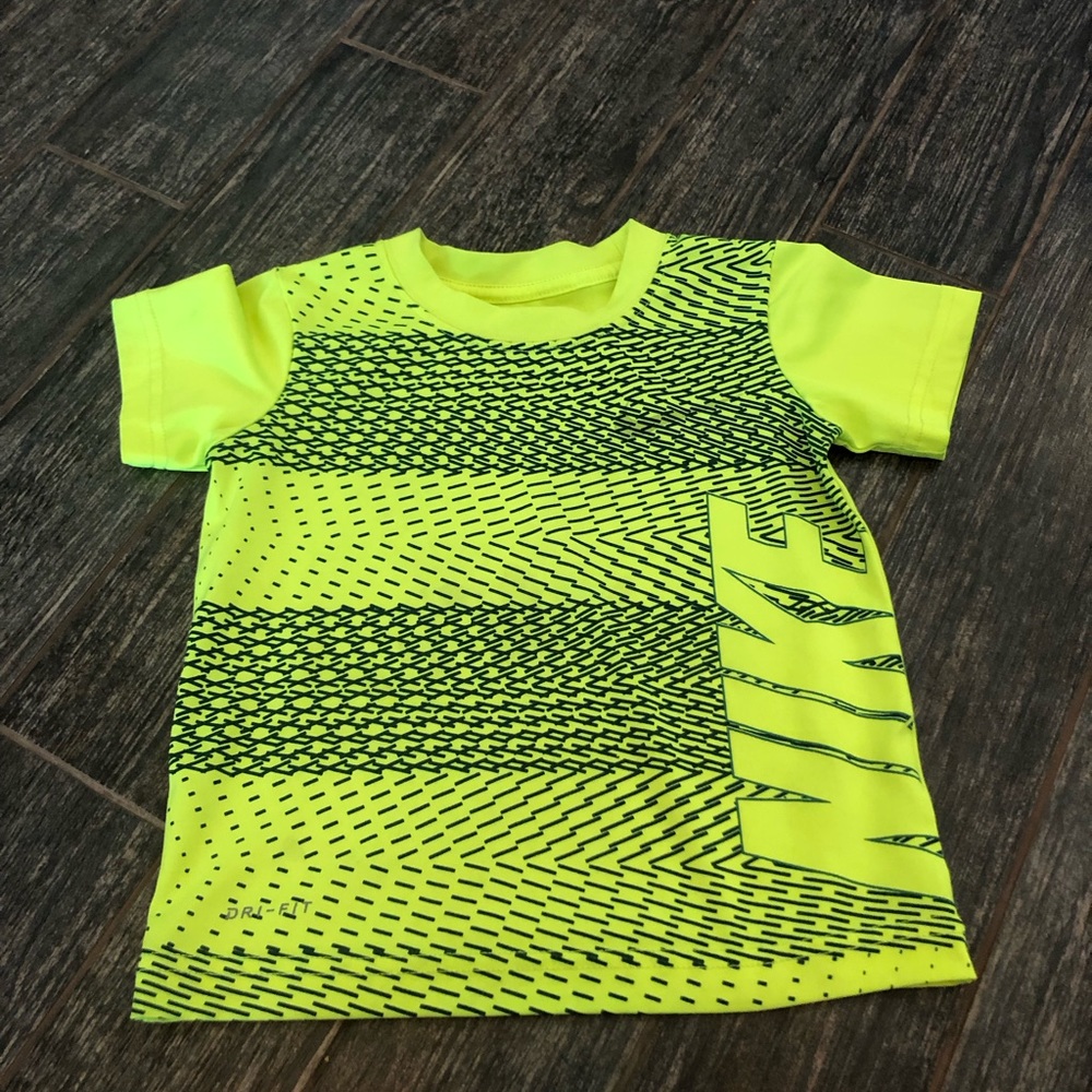Lot of 4, size 3T Nike dri fit shirts